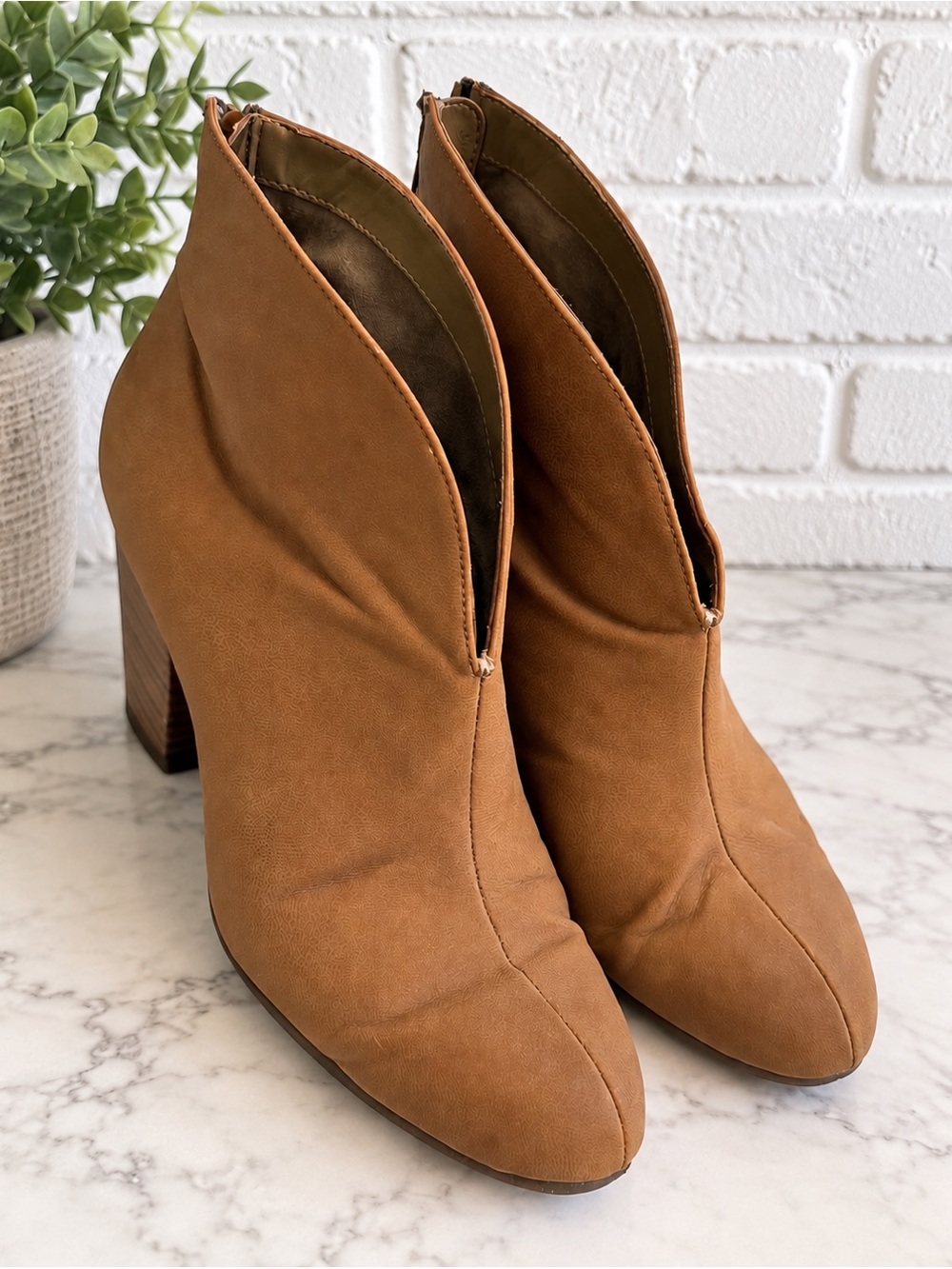 Ankle boots women's in a camel color A2 Aerosoles  Comfort Fall Boots Sz 10